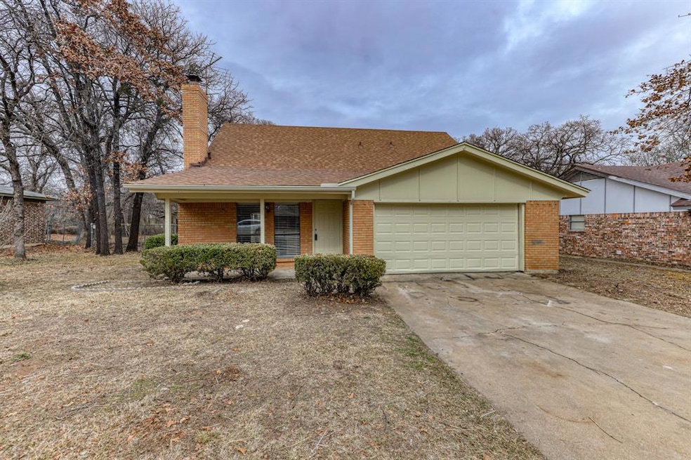 204 Pecan St, Azle, TX 76020 - photo 1