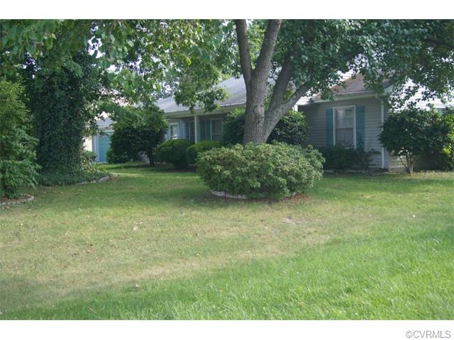 3330 Oakwood Cir, Petersburg, VA 23805 - photo 1
