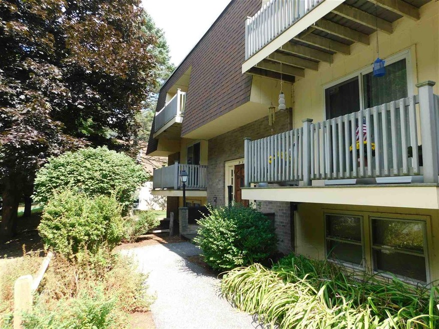 35 Seminary Hill unit 14, West Lebanon, NH 03784 - photo 1