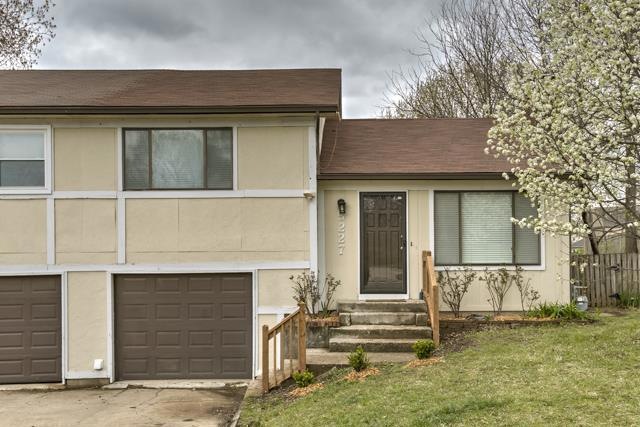 5227 Farley Ct, Shawnee, KS 66203 - photo 1