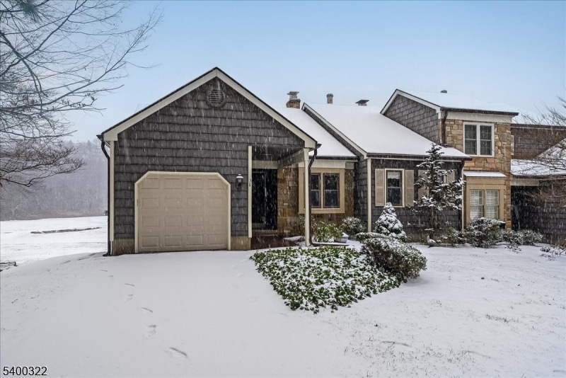 38 Goldfinch Dr, Allamuchy Twp., NJ 07840 - photo 1