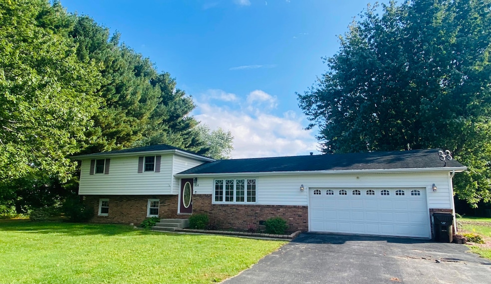 For Sale $299,900 • Co-Listing Agent