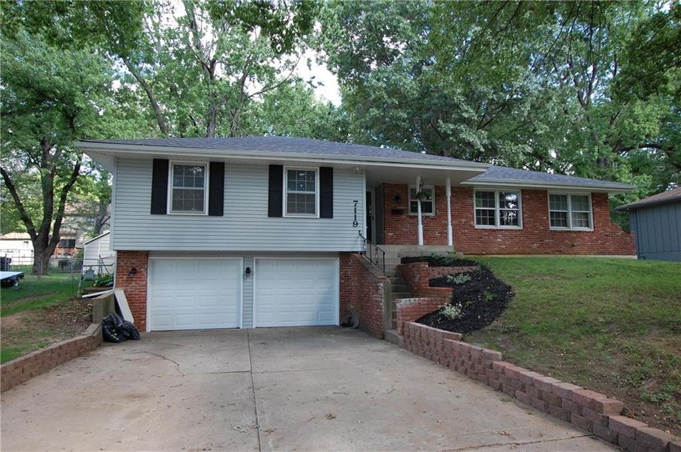 7119 Cody St, Shawnee, KS 66203 - photo 1