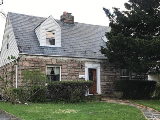 1302 Valley Rd, Bethlehem, PA 18018 - photo 1