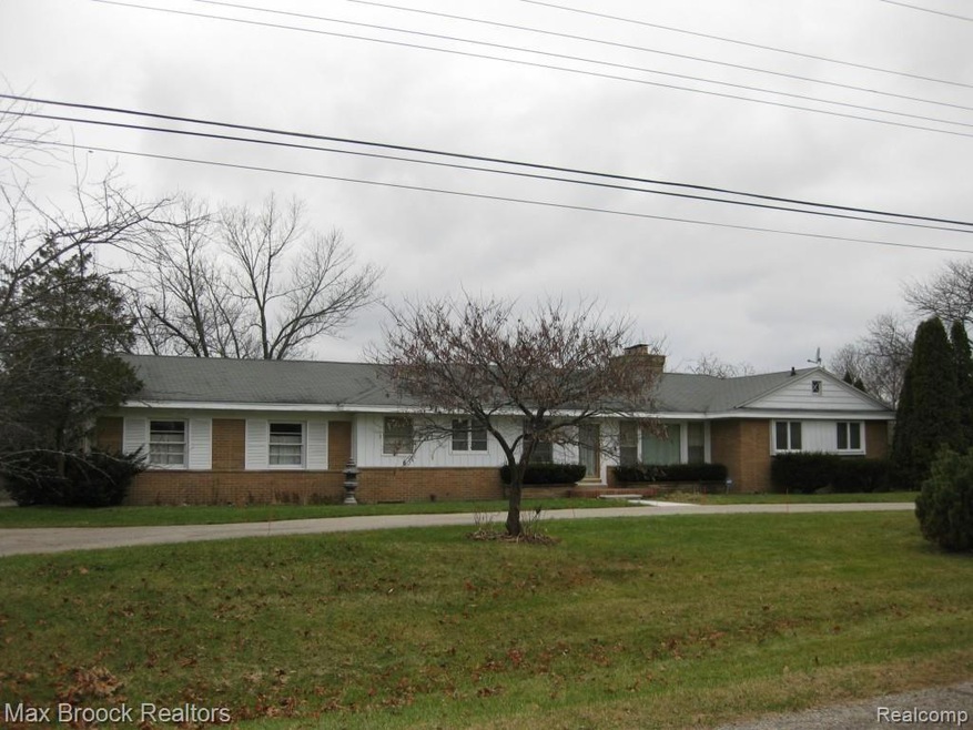 6750 Castle Dr, Bloomfield Hills, MI 48301 - photo 1