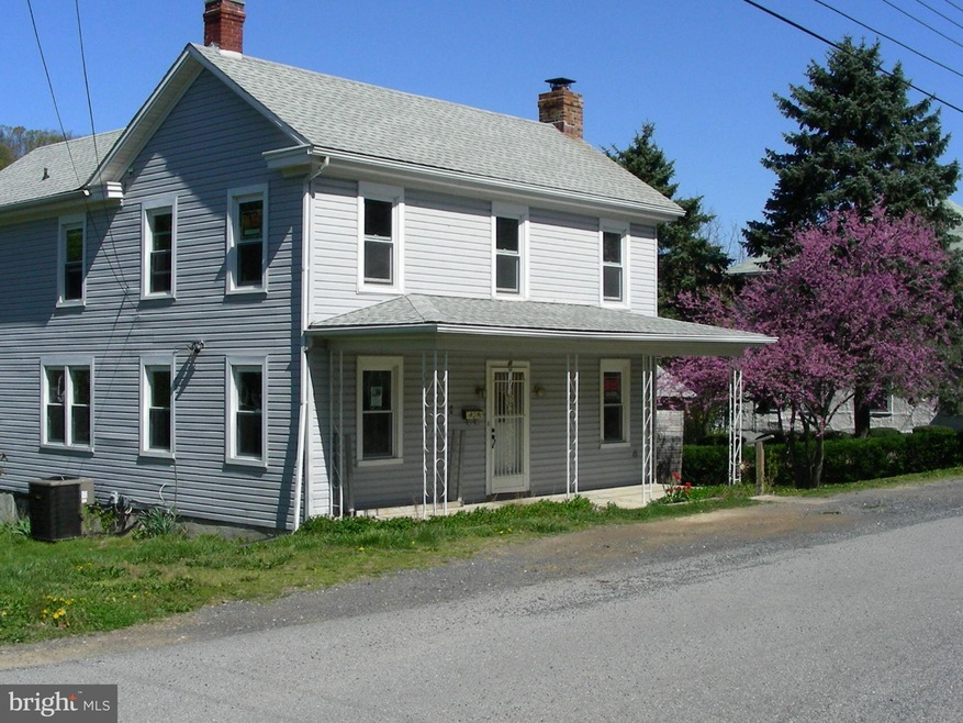 28 S Laurel Ave, Berkeley Springs, WV 25411 - photo 1