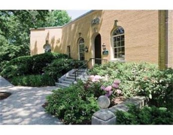 60E Glen Rd unit 106-1, Brookline, MA 02445 - photo 1