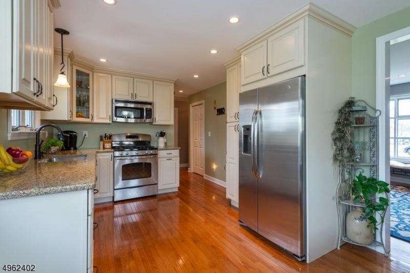 314 E St, Middlesex, NJ 08846 - photo 1