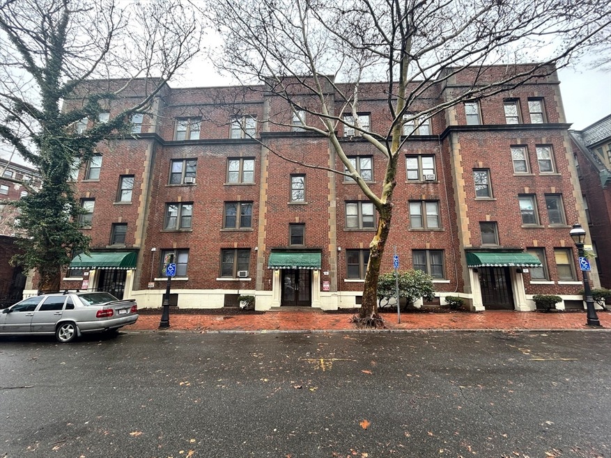 18 Mattoon St unit 5, Springfield, MA 01105 - photo 1