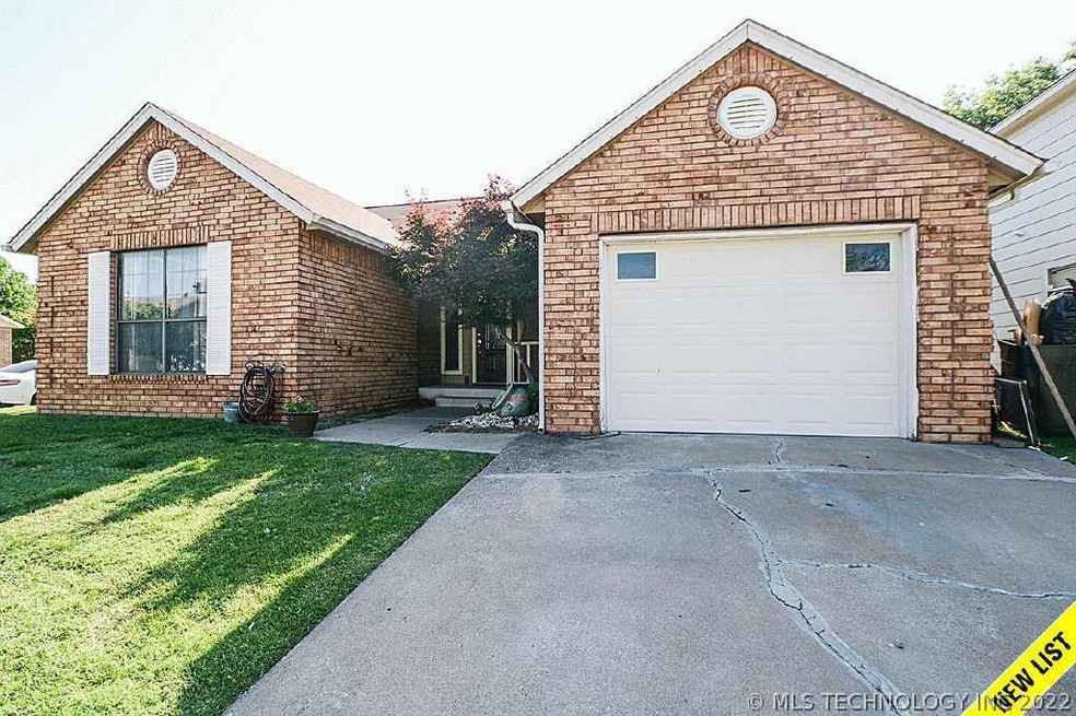 2701 S Oak Place, Broken Arrow, OK 74012 - photo 1