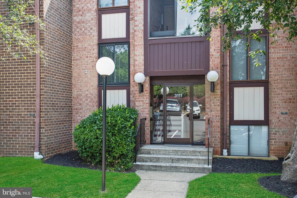 3111 Buccaneer Ct unit 2, Fairfax, VA 22031 - photo 1