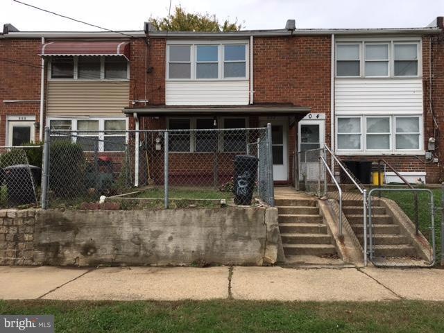 902 Imperial Ct, Halethorpe, MD 21227 - photo 1