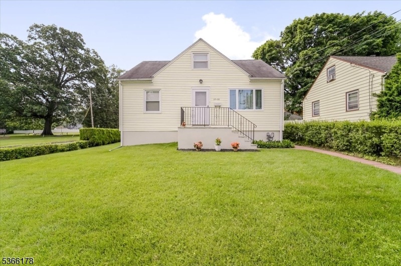 27-20 Kipp St unit 1X, Fair Lawn, NJ 07410 - photo 1