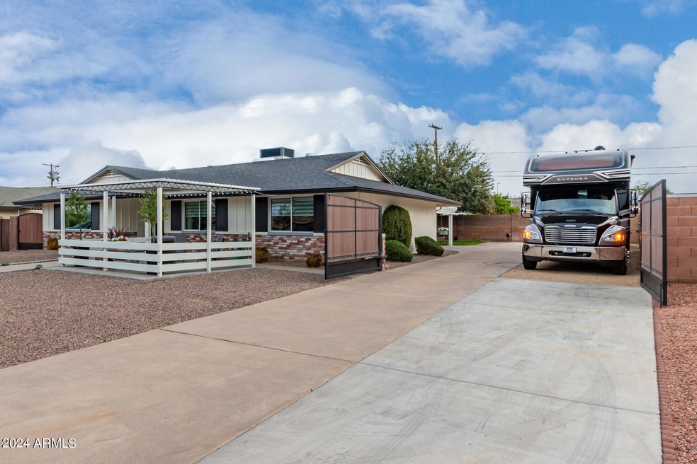 West Remote Operated RV Gate