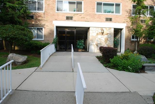 416 Benedict Ave unit 6J, Tarrytown, NY 10591 - photo 1