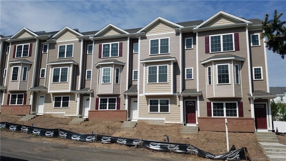 35 Ringgold St unit 302, West Hartford, CT 06119 - photo 1