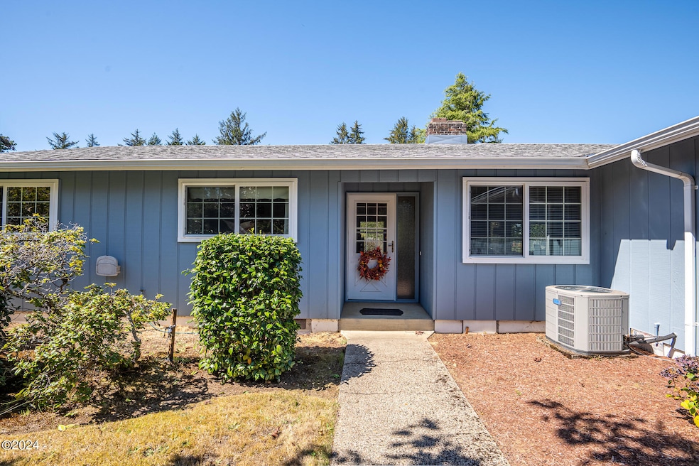 551 NE 20th Place, Newport, OR 97365 - photo 1