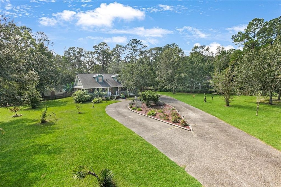 Welcome to 36060 Highway 433! 1.47 acres along Sli