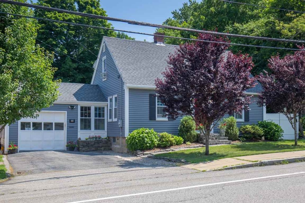 618 Dennett St, Portsmouth, NH 03801 - photo 1