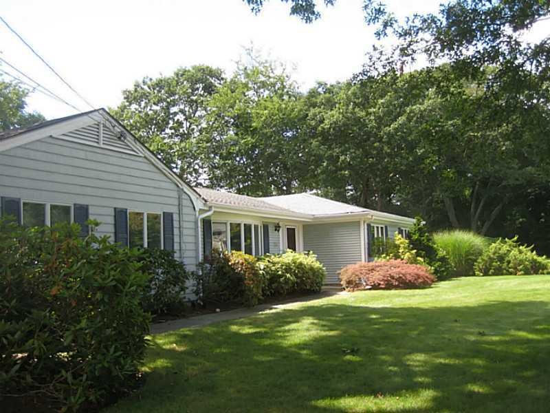 33 Meadowbrook Dr, Barrington, RI 02806 - photo 1