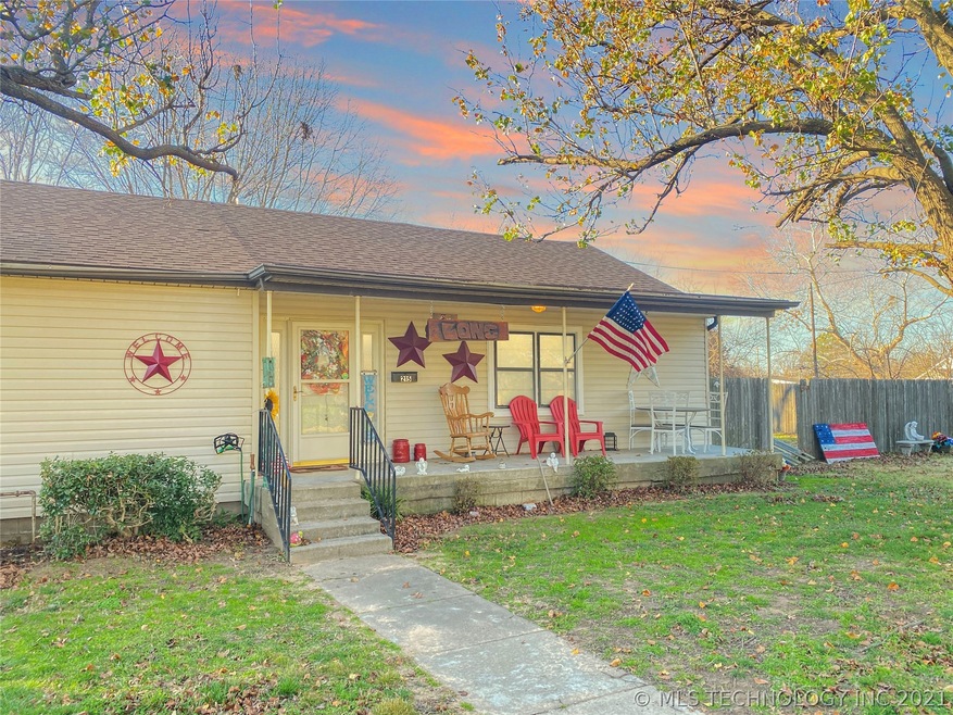 215 N K St, Eufaula, OK 74432 - photo 1