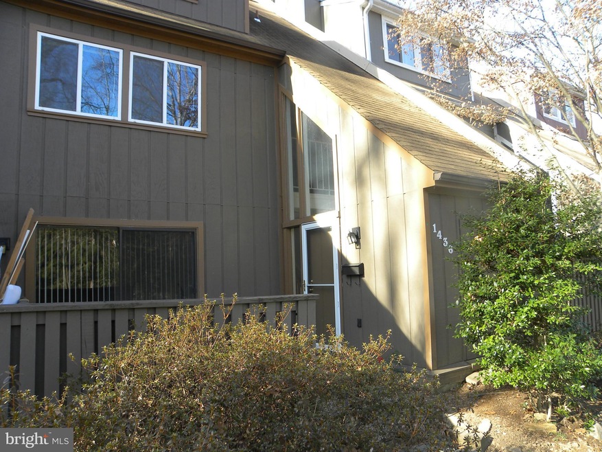 1436 Greenmont Ct, Reston, VA 20190 - photo 1