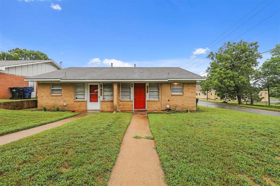 830 W Texas St unit B, Denison, TX 75020 - photo 1