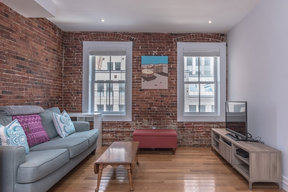 71-73 Broad St unit 3, Boston, MA 02109 - photo 1