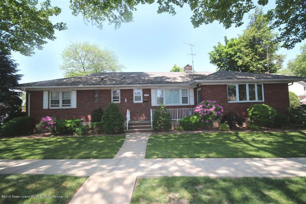 243 Edison St, Staten Island, NY 10306 - photo 1
