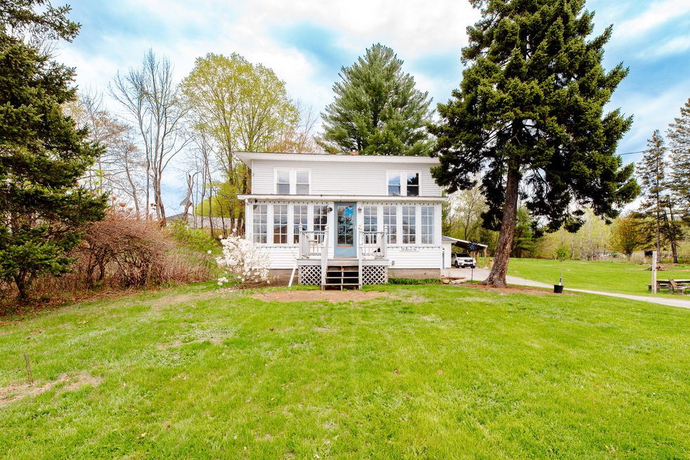 10 River St