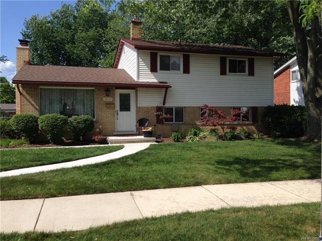 29648 Trancrest - Front Yard