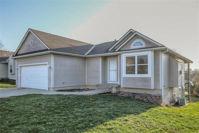 607 Derby St, Raymore, MO 64083 - photo 1