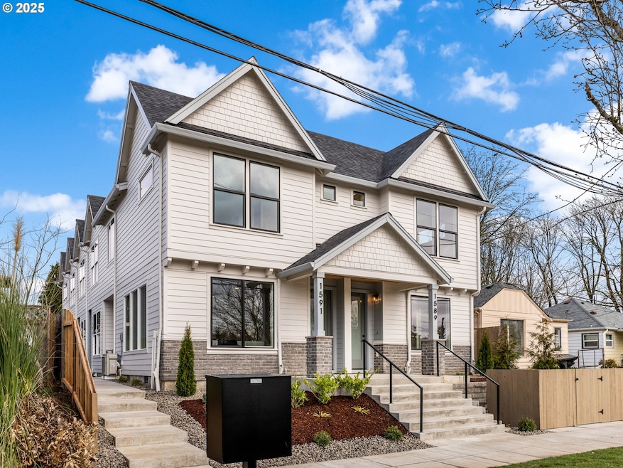 1593 N Mcclellan St unit 3, Portland, OR 97217 - photo 1