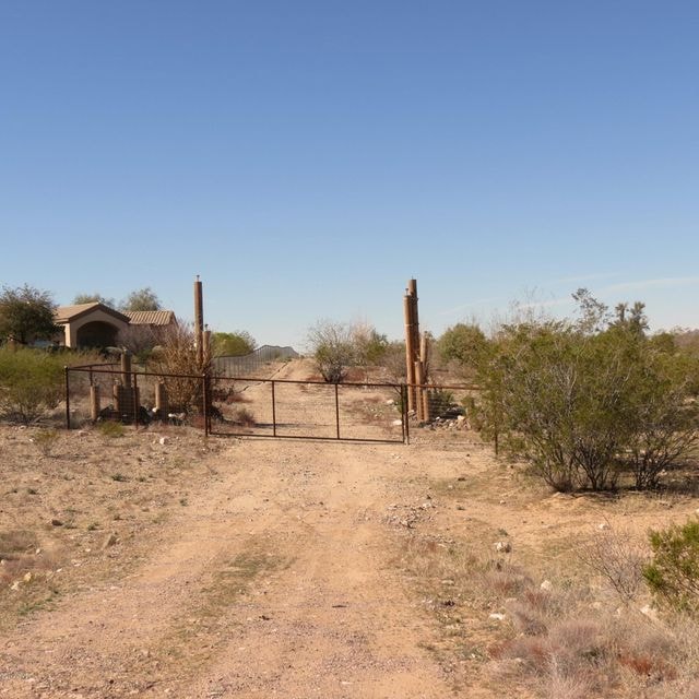 22115 W El Grande Trail unit 10, Wickenburg, AZ 85390 - photo 1