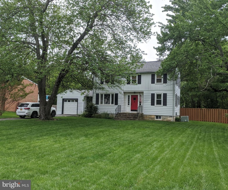 3920 Pineland St, Fairfax, VA 22031 - photo 1