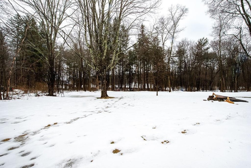 225 S Main St, Newmarket, NH 03857 - photo 1