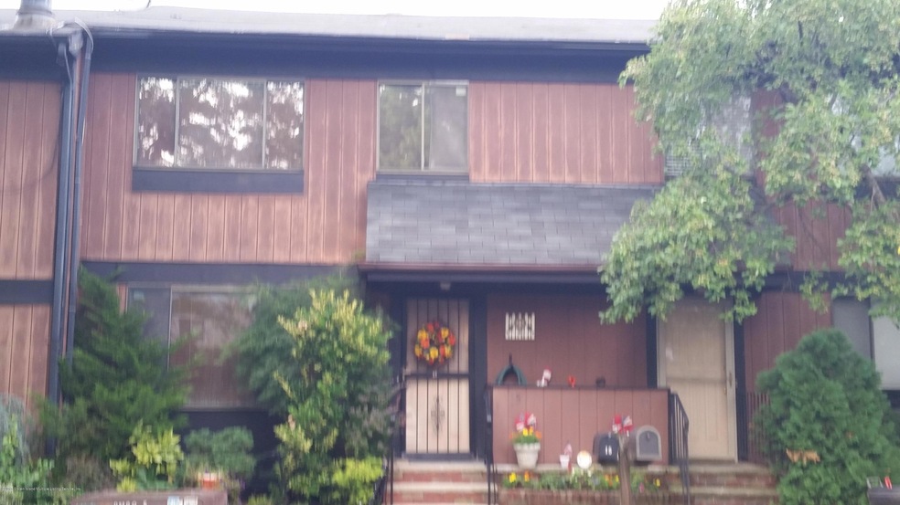15 Hickory Ct unit 122, Staten Island, NY 10309 - photo 1