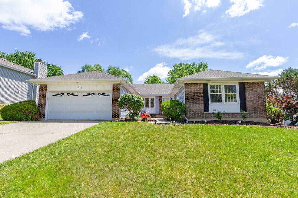 335 Partridge Ct, Algonquin, IL 60102 - photo 1