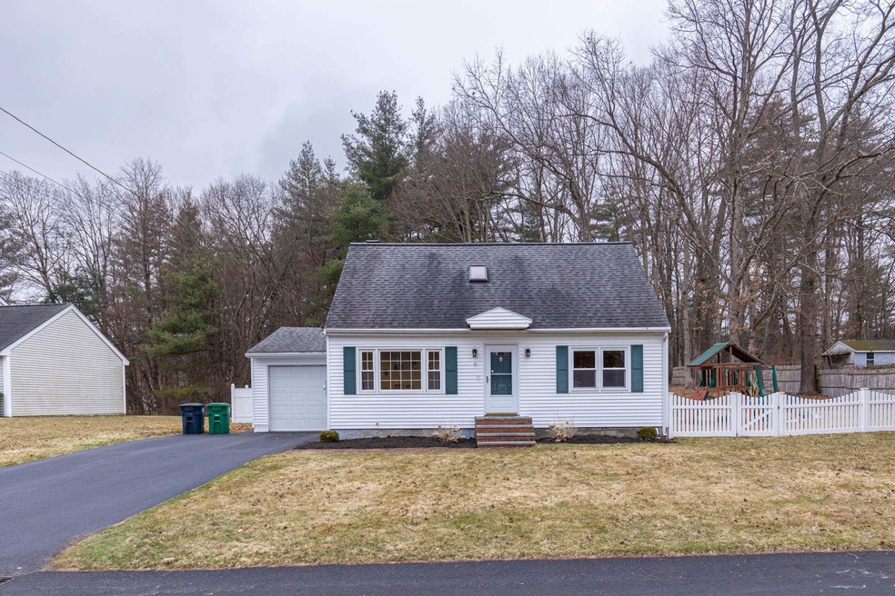 9 Country Side Dr, Nashua, NH 03062 - photo 1