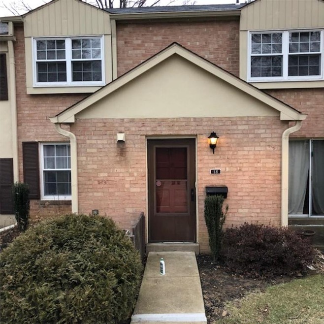 18 Old Forge Crossing unit 18, Devon, PA 19333 - photo 1