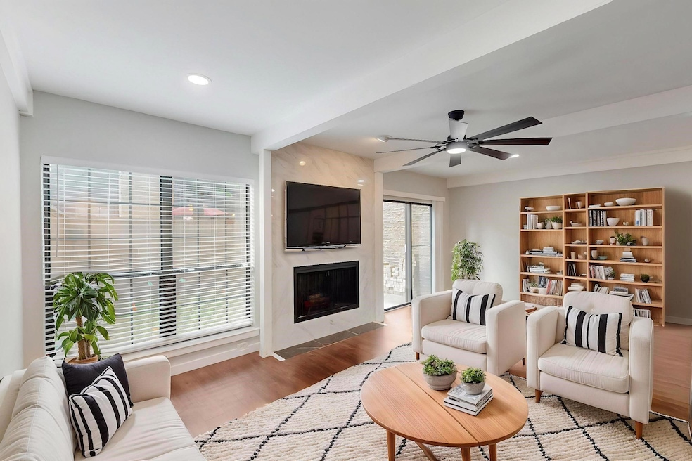 Living room Virtually staged