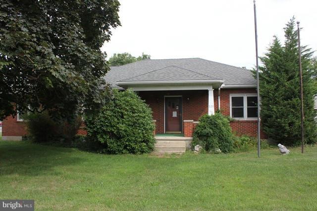 335 East Ave, Greencastle, PA 17225 - photo 1