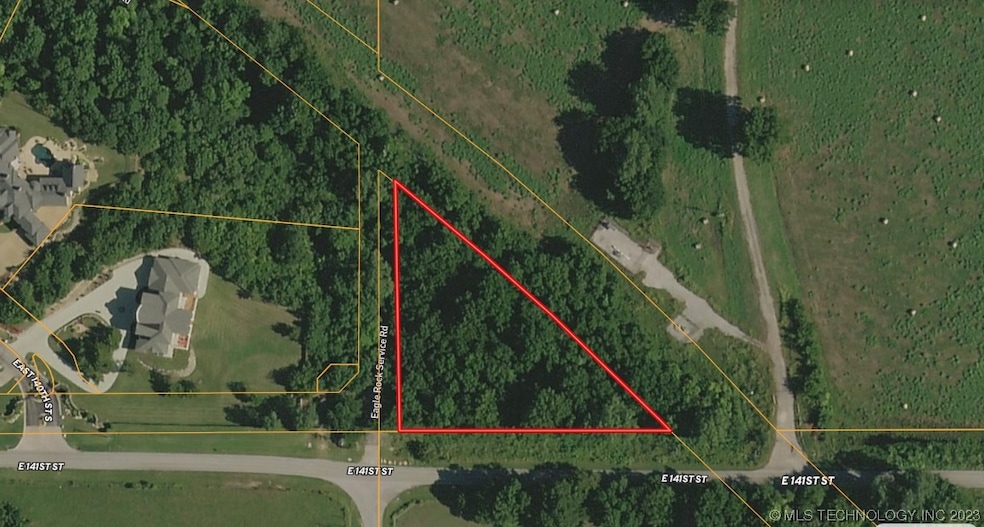 1.38 acres in Bixby! Come build your dream home!