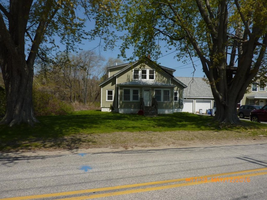 243 S Main St, Seabrook, NH 03874 - photo 1