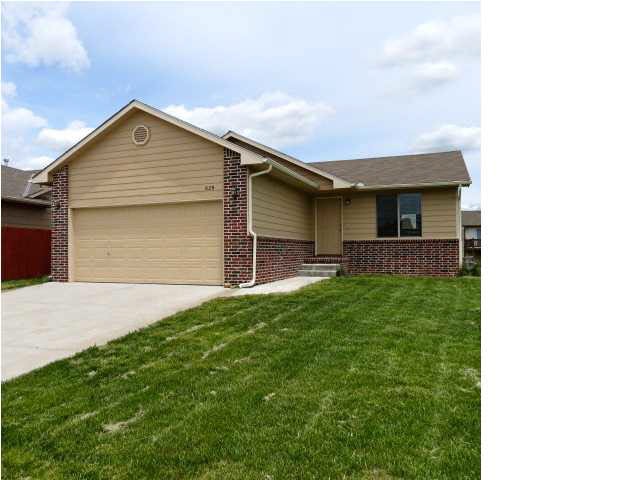 1628 S. Lynnrae...Welcome Home!