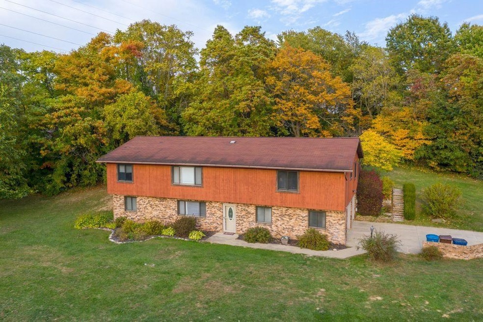 5584 W Lakeview Ct, La Porte, IN 46350 - photo 1