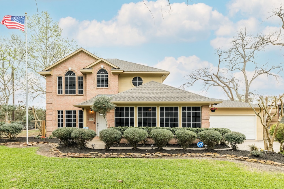 5138 Riverview Dr, Alvin, TX 77511 - photo 1