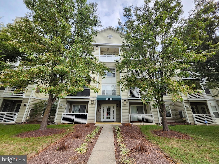 14100 Farnsworth Ln unit 2108, Upper Marlboro, MD 20772 - photo 1
