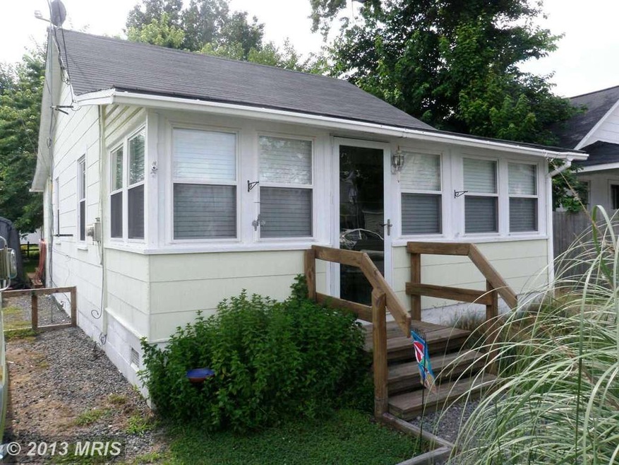 15 Bancroft Ave, Colonial Beach, VA 22443 - photo 1