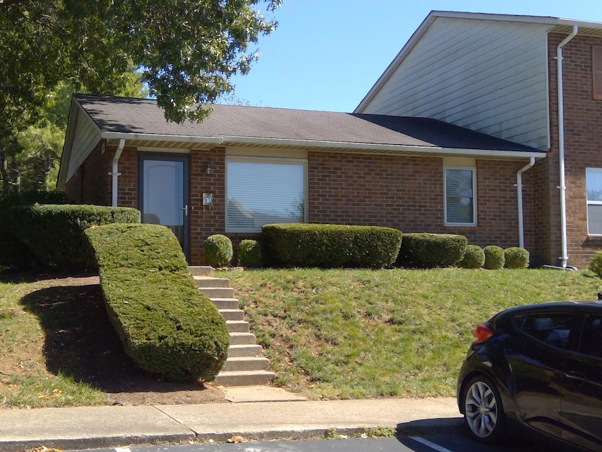 3500 Warwick Dr unit 31, Lexington, KY 40517 - photo 1